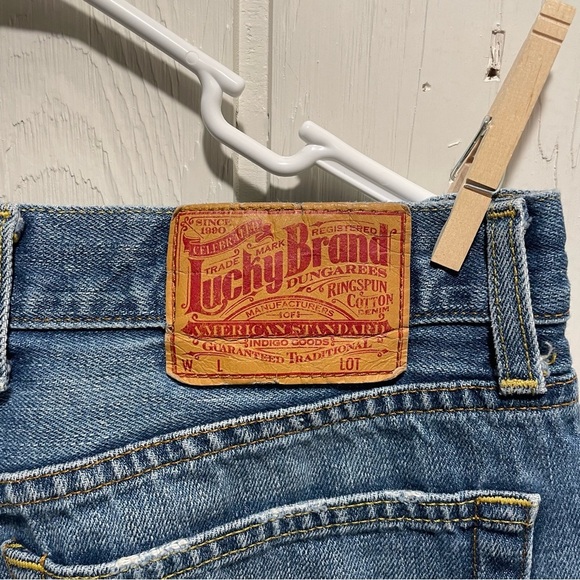Lucky Brand Made in USA Distressed Jeans - Picture 4 of 12